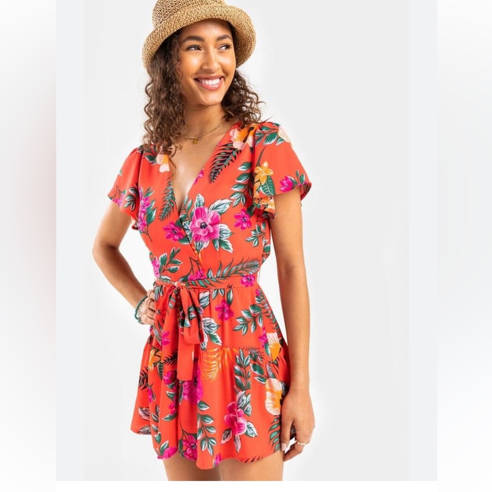 Francesca's Collections Orange Floral Short Sleeve Romper